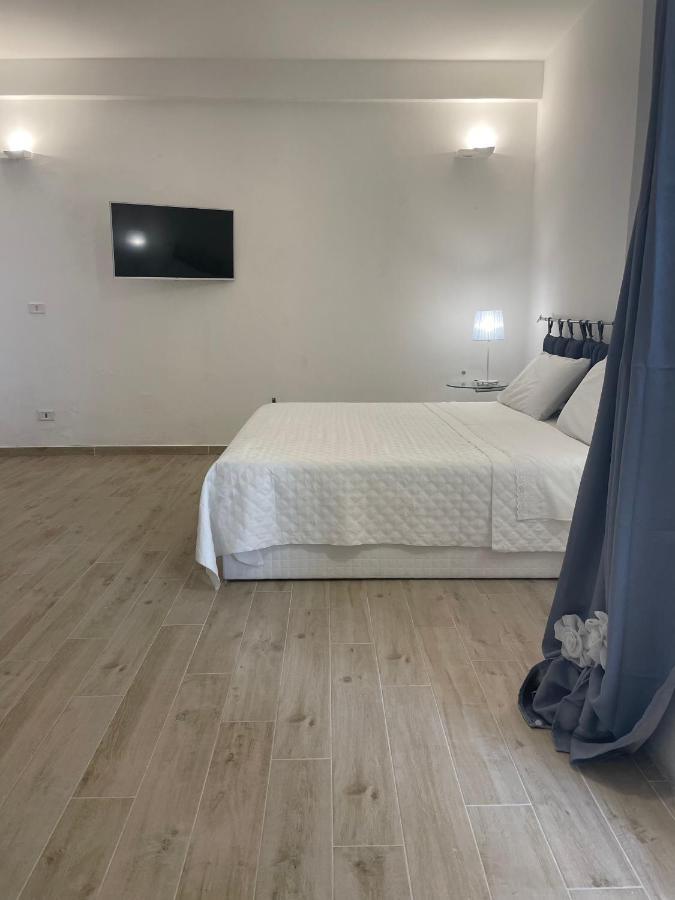 לינה וארוחת בוקר לצ'ה Salentina White House מראה חיצוני תמונה