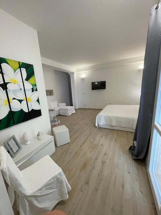 לינה וארוחת בוקר לצ'ה Salentina White House מראה חיצוני תמונה