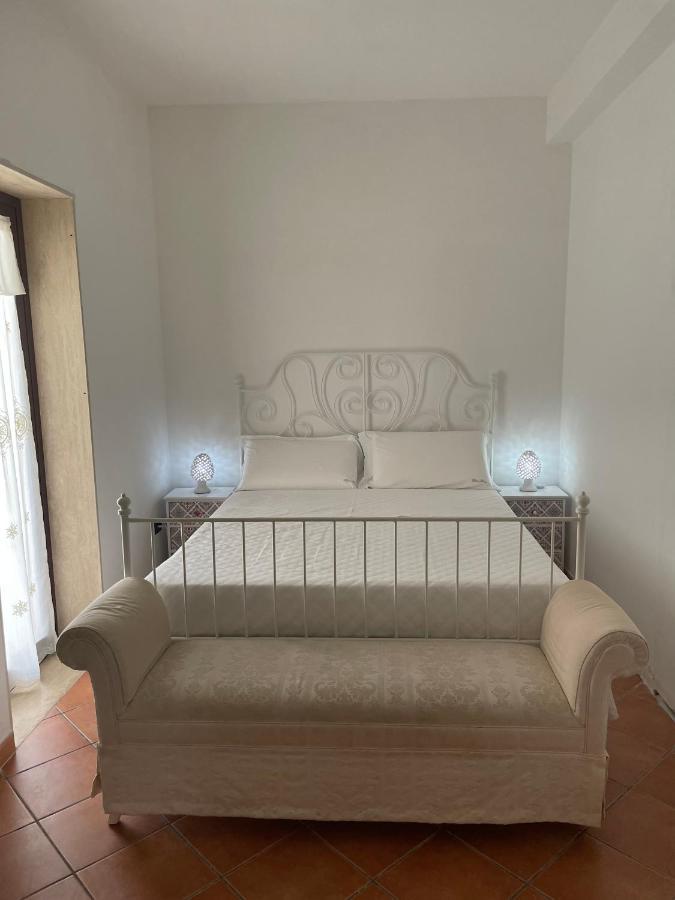 לינה וארוחת בוקר לצ'ה Salentina White House מראה חיצוני תמונה